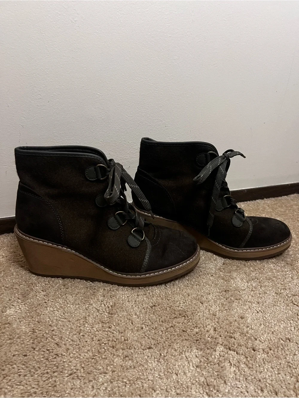 Merona Dark Green Wedge Boot Size 11